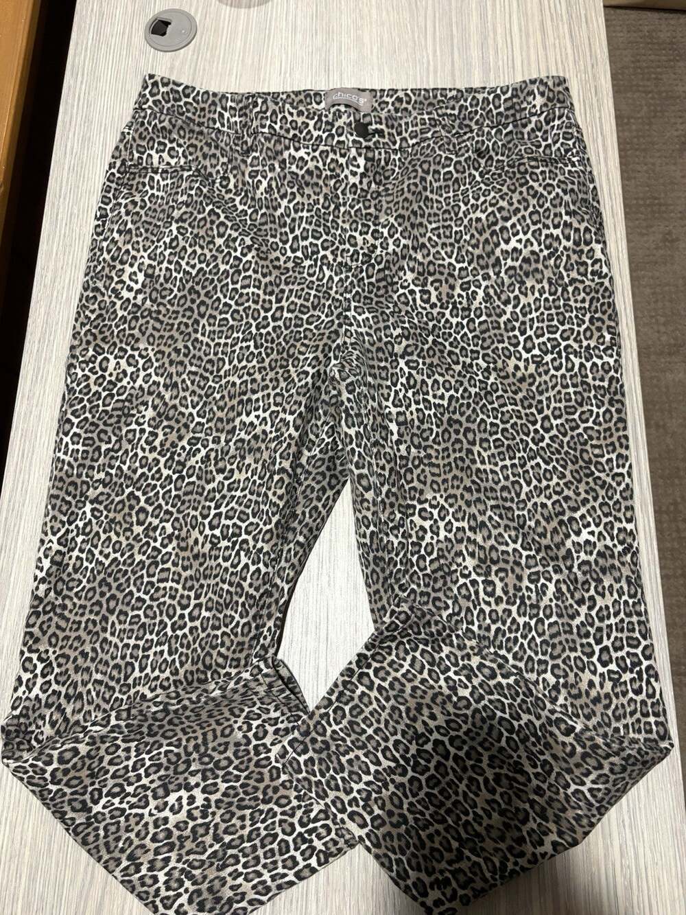 Chicos Women’s Cheetah Print Ankle Jeans Size 2.5 US 14 Stretch Denim Pants